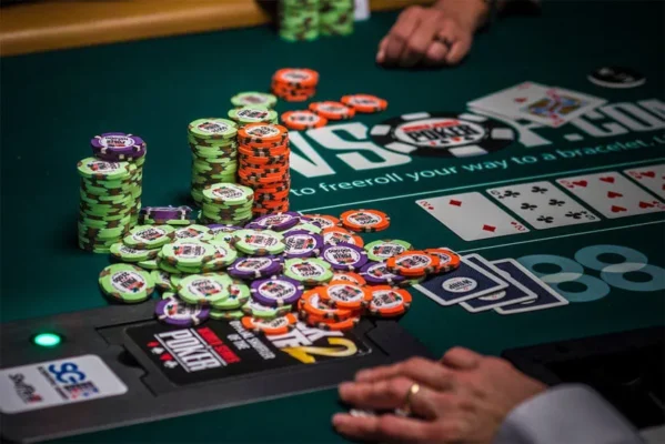 nha-cai-bongx9-slow-play-poker-599x400